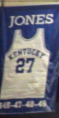 Wallace Jones, American basketball player (Kentucky Wildcats, dies at age 88